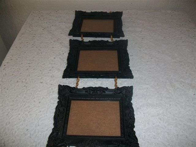 Wonderful ornate picture frame wall hanging