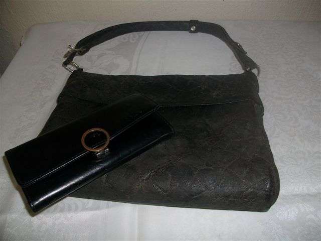 ladies black leather bag with purse that is not leather
