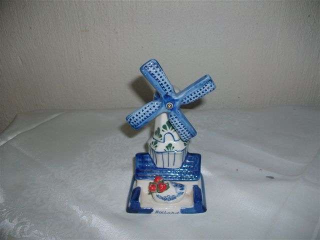 Larger collectable blue and white delft windmill