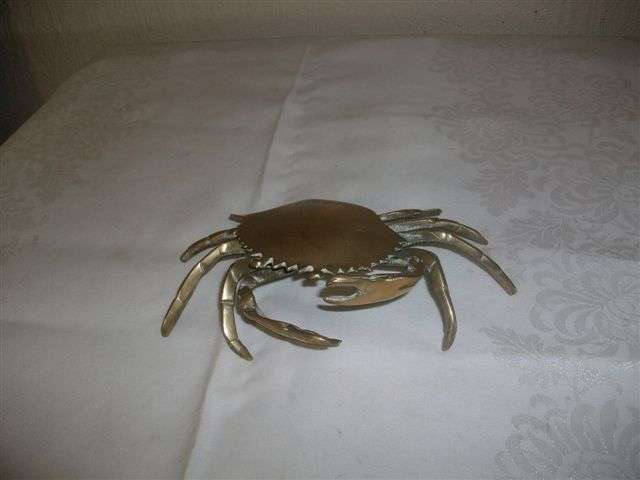 Brass crab trinket holder