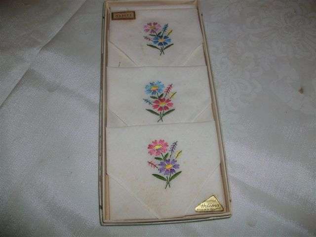 Ladies vintage handkerchiefs
