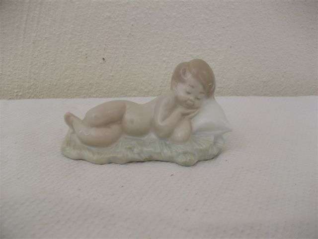 Collectable Llandro  small figurine sleeping "child"