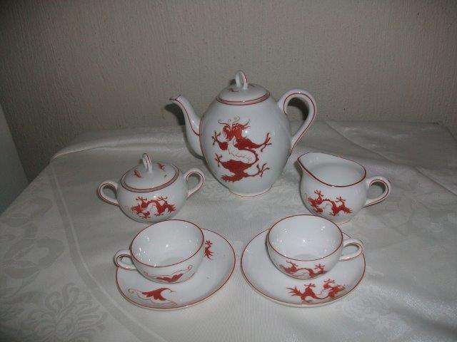 Lovely vintage Chinese tea set for two