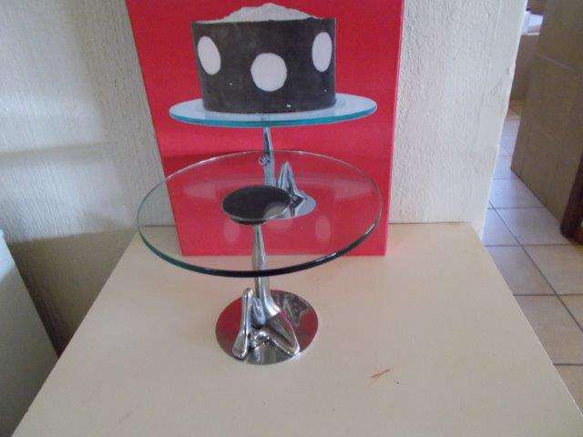 Stunning carrol boyes cake stand in the original box