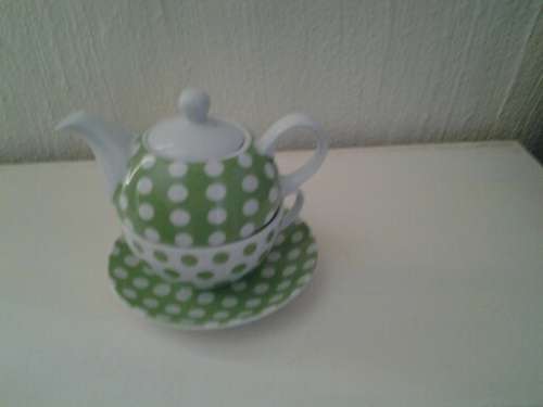 sweet green polka dot tea pot ,tea for one pot