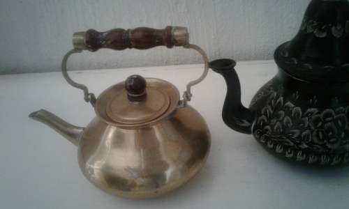 one brass small display kettle and other kettle for one bid