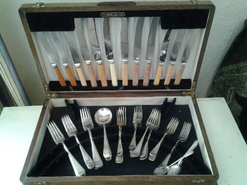 vintage canteen set of cultery items