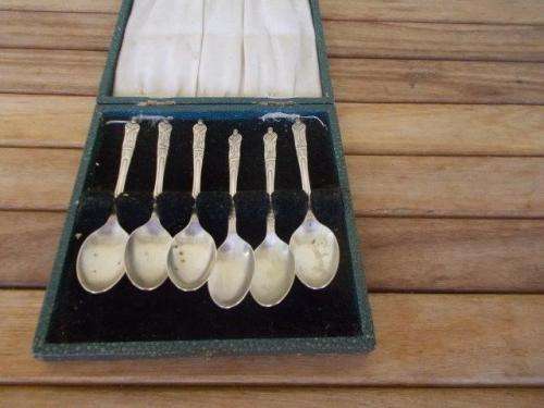 boxed sliver plated apostle spoons boxed