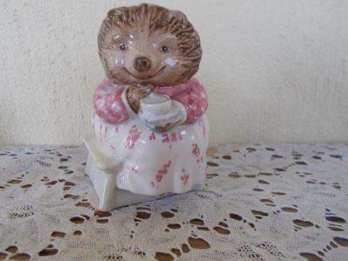 royal albert beatrix potter  mrts tiggy winkle
