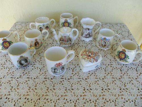 huge lot of collectable queens communitive wear items