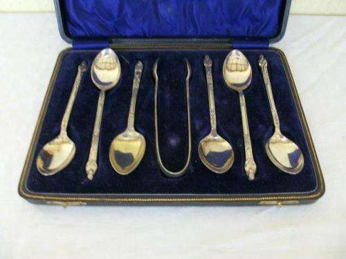 vintage cased aspostle tea spoons and sugar nip