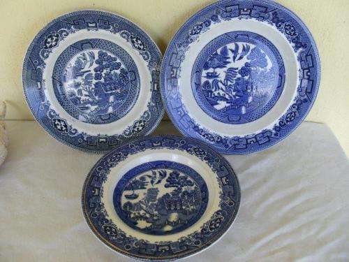 three nice blue and white willow pattern style porcelain sallow soup bowls