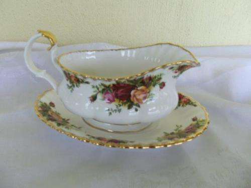Royal albert old country roses gravy boat