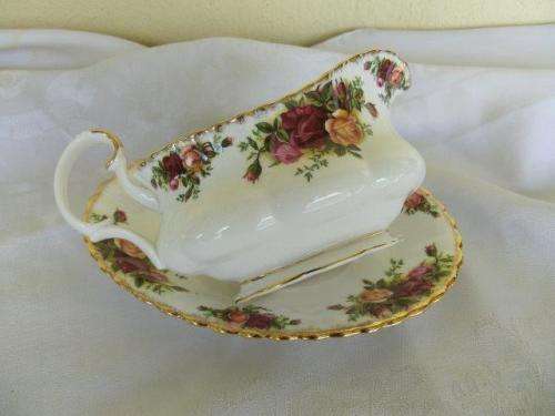 Royal albert old country roses gravy boat