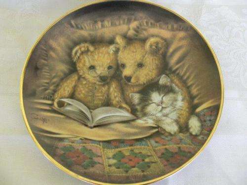 Cute porcelain bear and kitty scene display wall plate