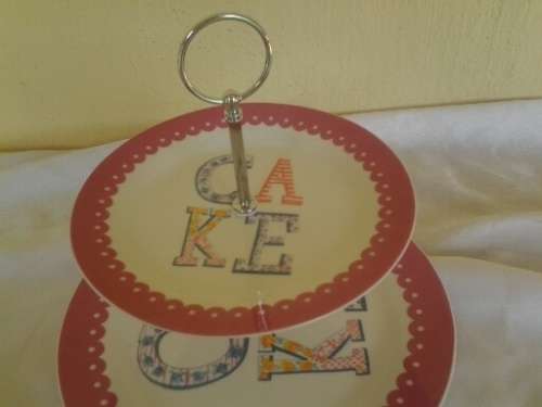 modern pretty porcelain tear cake stand