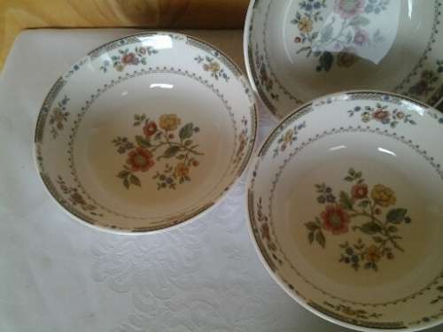 A stunning set of eight Royal doulton Kings wood small porcelain pudding bowls