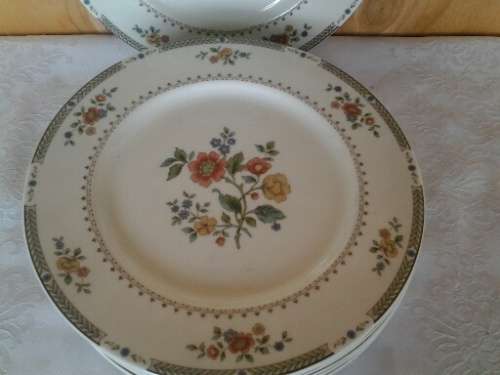 Set of eight stunning salad side plates porcelain Royal doulton Kings wood