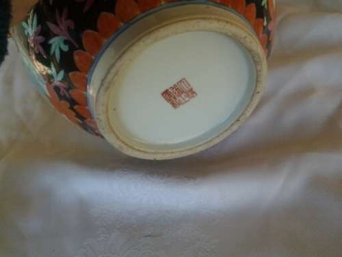 Large stunning porcelain decorative oriental heavy vase