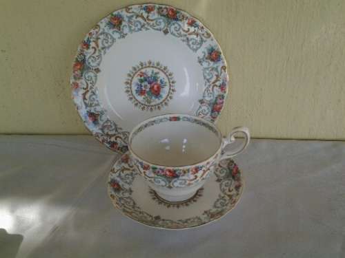 stunning vintage floral porcelain Tuscan china tea cup trio