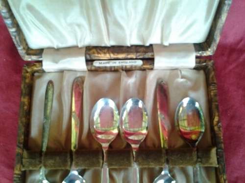 A set of six sliver plated vintage  Depermaisse style tea spoons