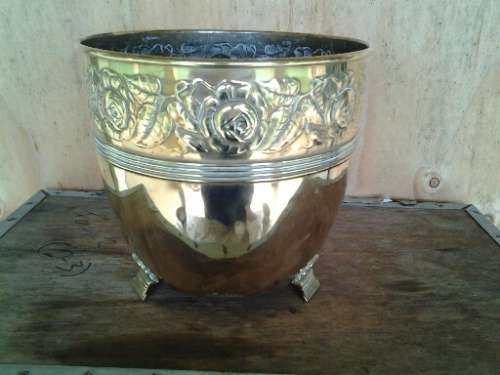 Stunning brass rose scene pot plant holder