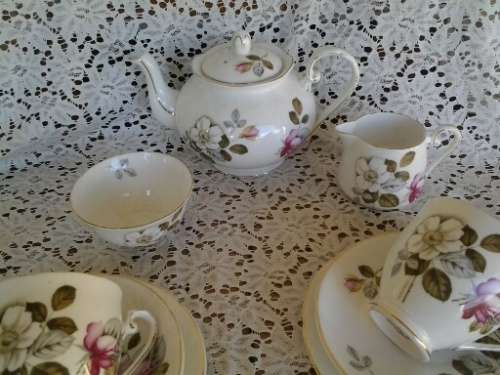 Stunning vintage Porcelain Royal Grafton tea for two tea set