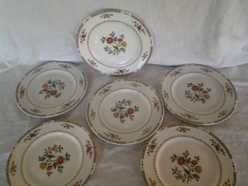 Six pretty porcelain Royal doulton vintage side plates