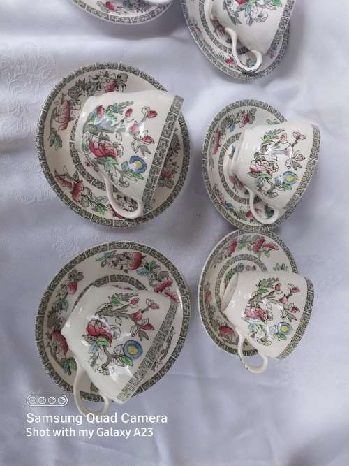 Six pretty indain tree pattern  by Johnson Brothers teacups and saucers