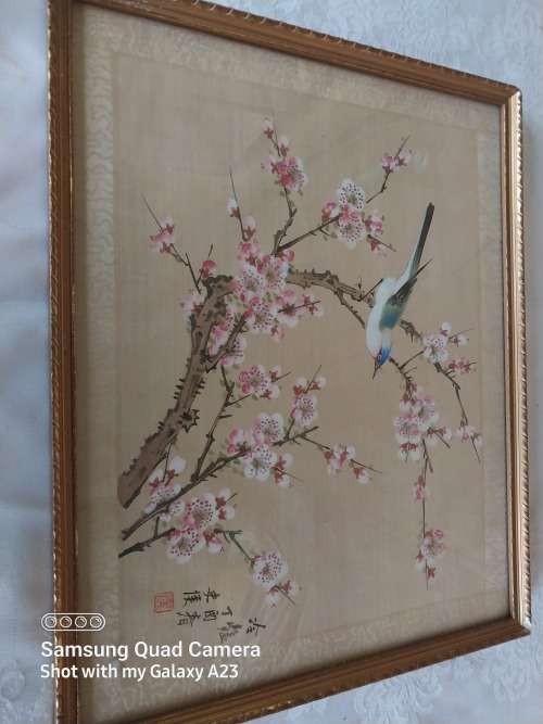 Framed stunning singhed Chinese bird on slik