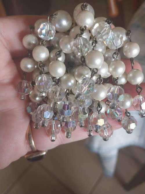 Vintage flaux pearl and crystal brooch
