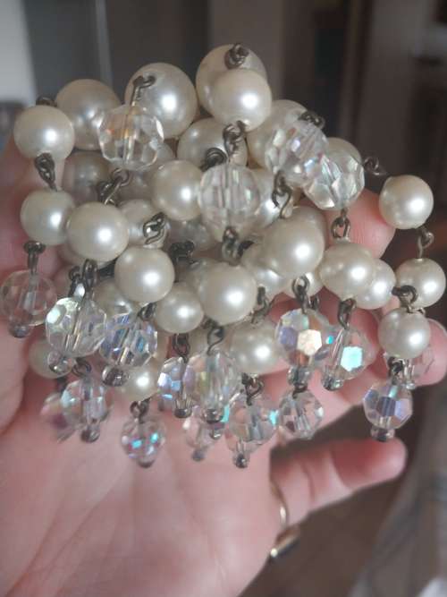 Vintage flaux pearl and crystal brooch