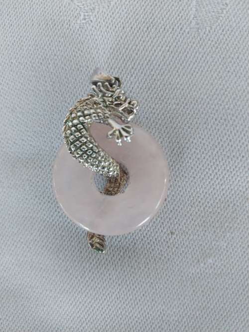 Rose courts pendant with dargon