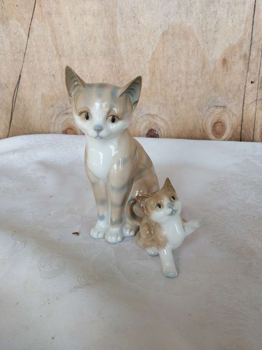 Two sweet cat ornaments
