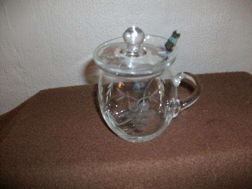 Clear Glass grape vine pattern sugar bowl with spoon *R30*sale