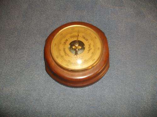 Nice small wooden barometer , made in italy