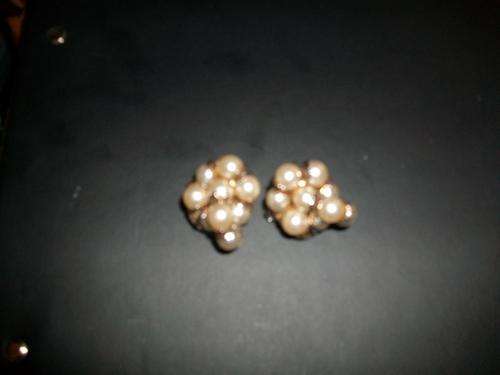 lovely clip on earrings (lot no1)