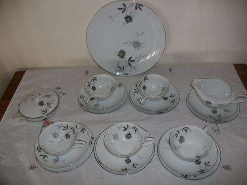 Nice set tea set with five trio's and cake plate !!! *sale item*