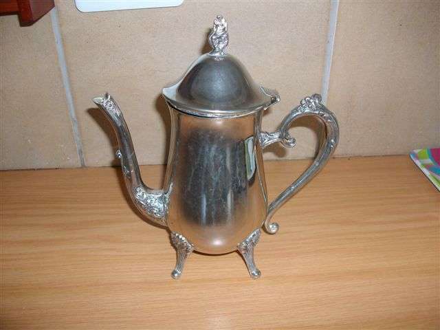 Lovely sliver plated tea pot (no1)