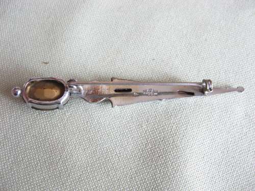 Kilt pin with amethyst