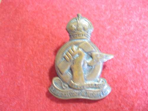 Q Services cap badge