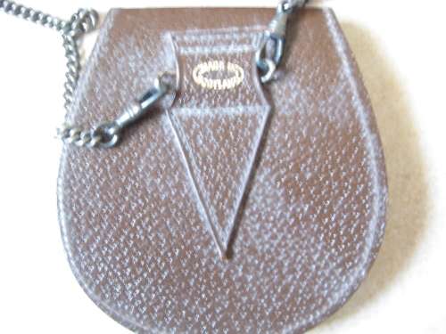 Small leather Scottish Sporran fit 24 - 30"