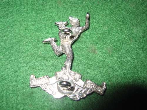 SA Corps of Signals chrome BiM cap badge (Jimmy) loop type