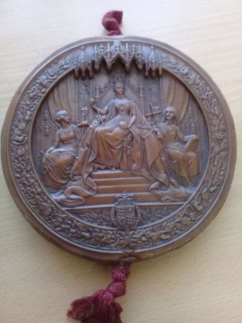 Commemorative coronation plaque to Queen Victoria, 155mm diameter