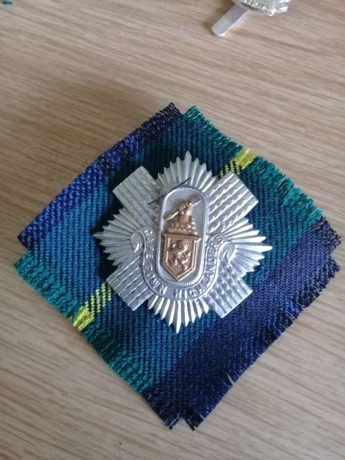 Cape Town Highlanders BiM (WM) Glengarry badge with Tartan backing