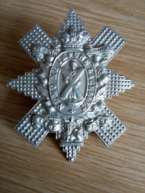 Royal Highlanders Black Watch QVC Bonnet badge