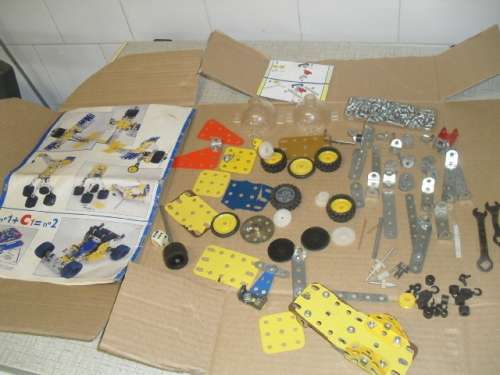 (JUL4)  INCOMPLETE SET VINTAGE CHILDRENS MECCANO NO.1