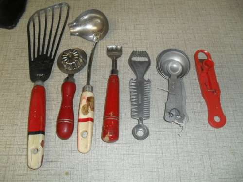 7x -batterwhip,nutbrown pastry,kirskstringer/slicer,westmark butter scraper,ladel,nutrine m/spoons