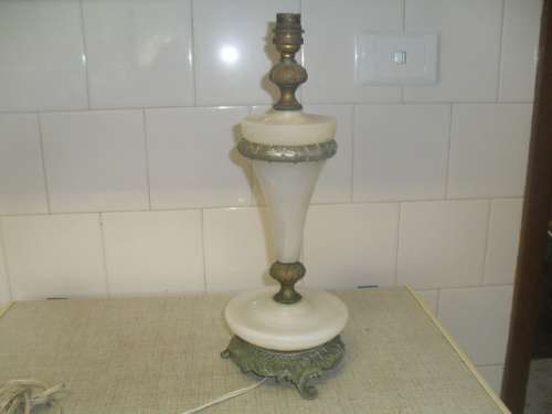 (oct60)  A STUNNING made in ITALY MARBLE & METAL FOOTED TABLE LAMP - 39cm high base 14cm across