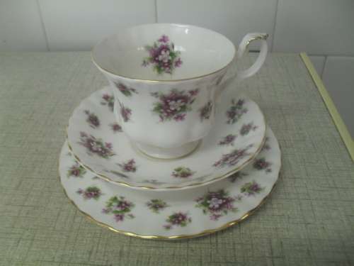 (feb18) a FABULOUS ROYAL ALBERT TRIO - SWEET VIOLETS -cup, saucer & side plate